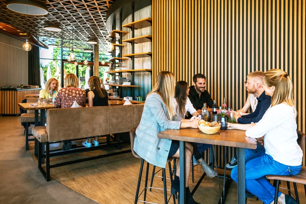 Restaurant Proflyer in der Jochen Schweizer Arena